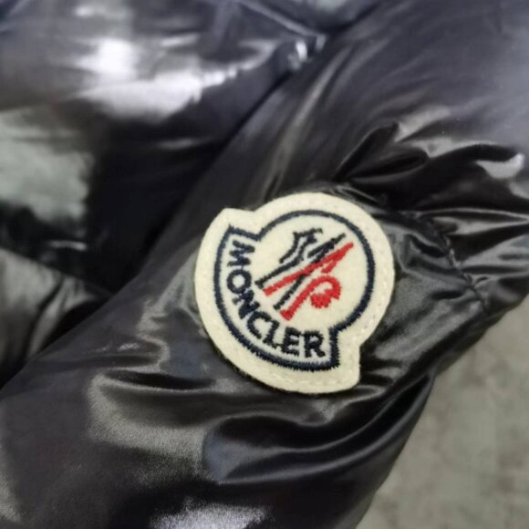 Moncler Puffer Coat with Fur Trim - Picture 6 of 8